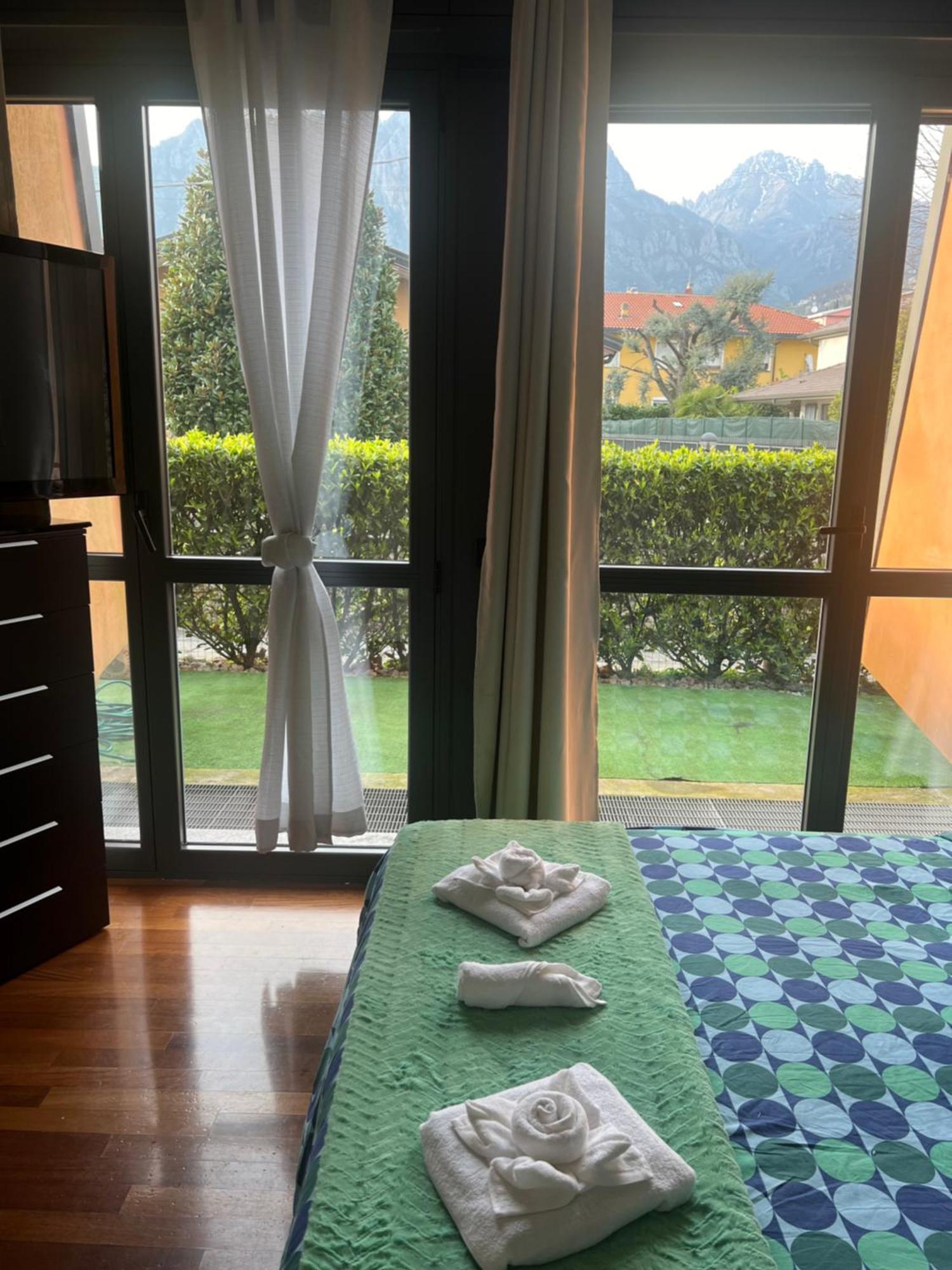 B&B Resilienza - Camera Privata Con Bagno Lecco Zewnętrze zdjęcie